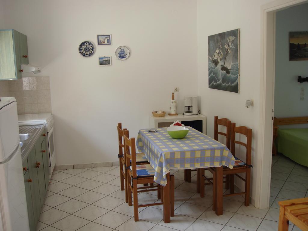 Eleftheria Studios And Apartments Acharavi  Pokoj fotografie